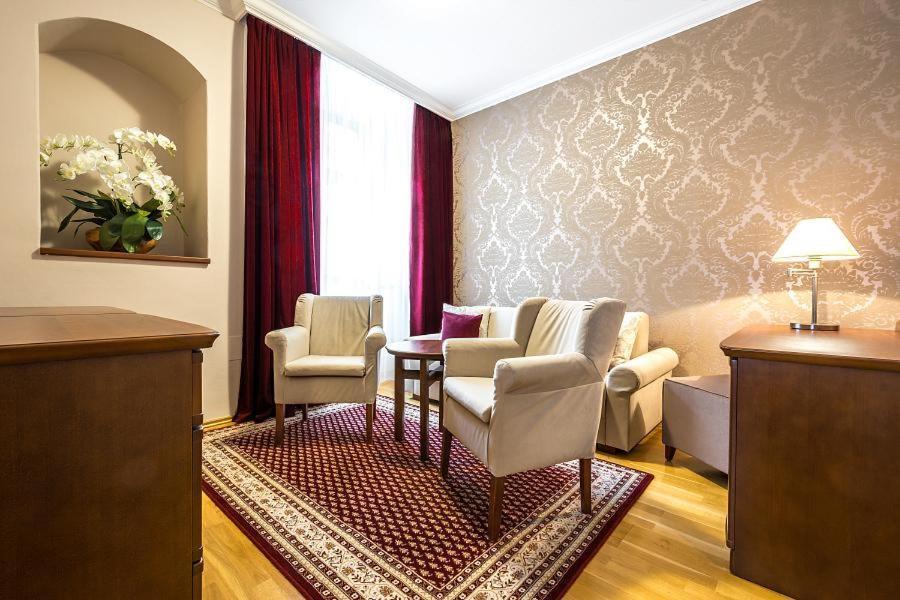 Alexander Otel Stříbro Dış mekan fotoğraf